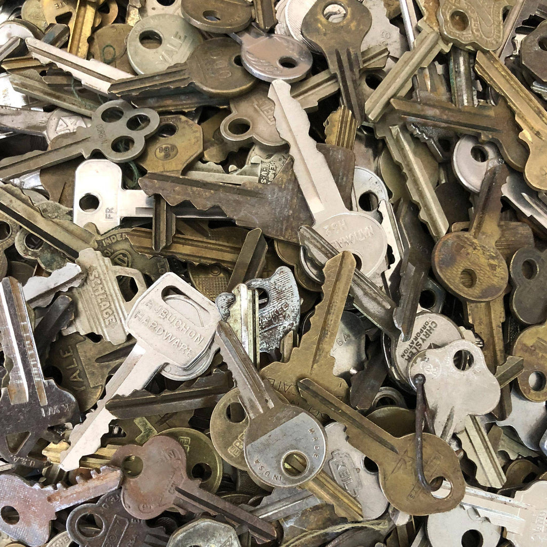 VINTAGE KEY HOOK