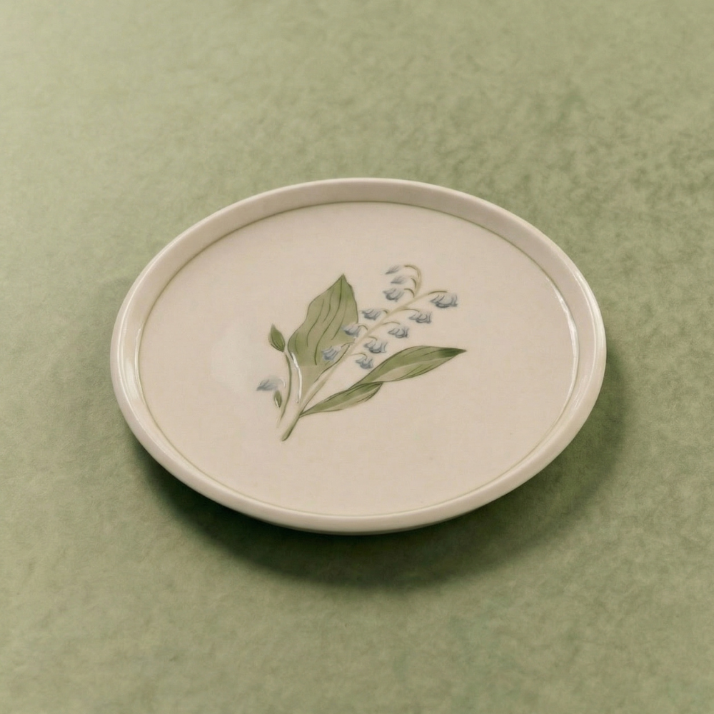 Lily of the Valley Dinner Plate with Lined Border