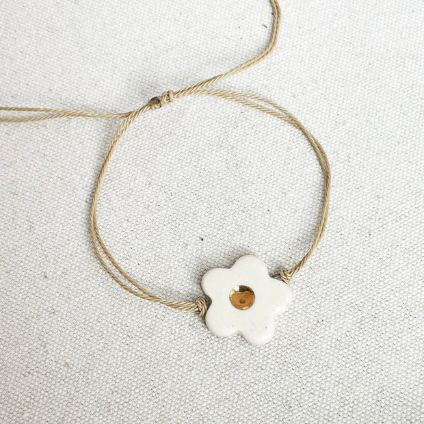 Daisy Charm Bracelet: Sand