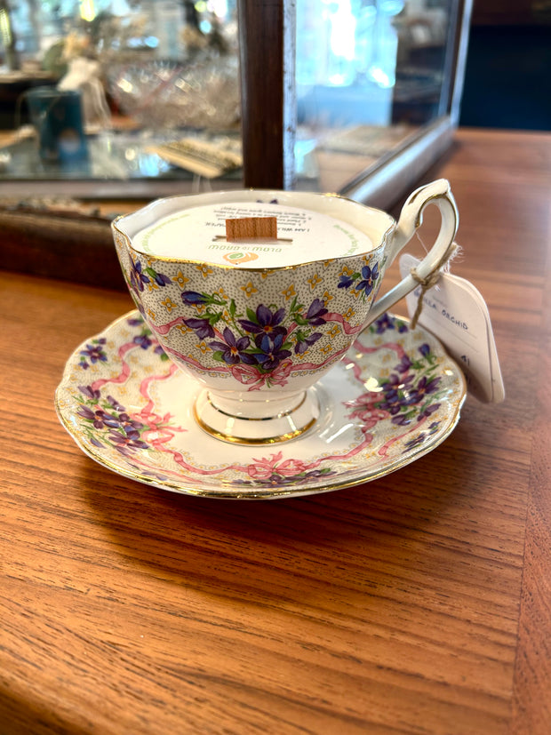 Queen Anne Sweet Violets Fine Bone Teacup & Saucer