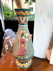 Figurine Vase