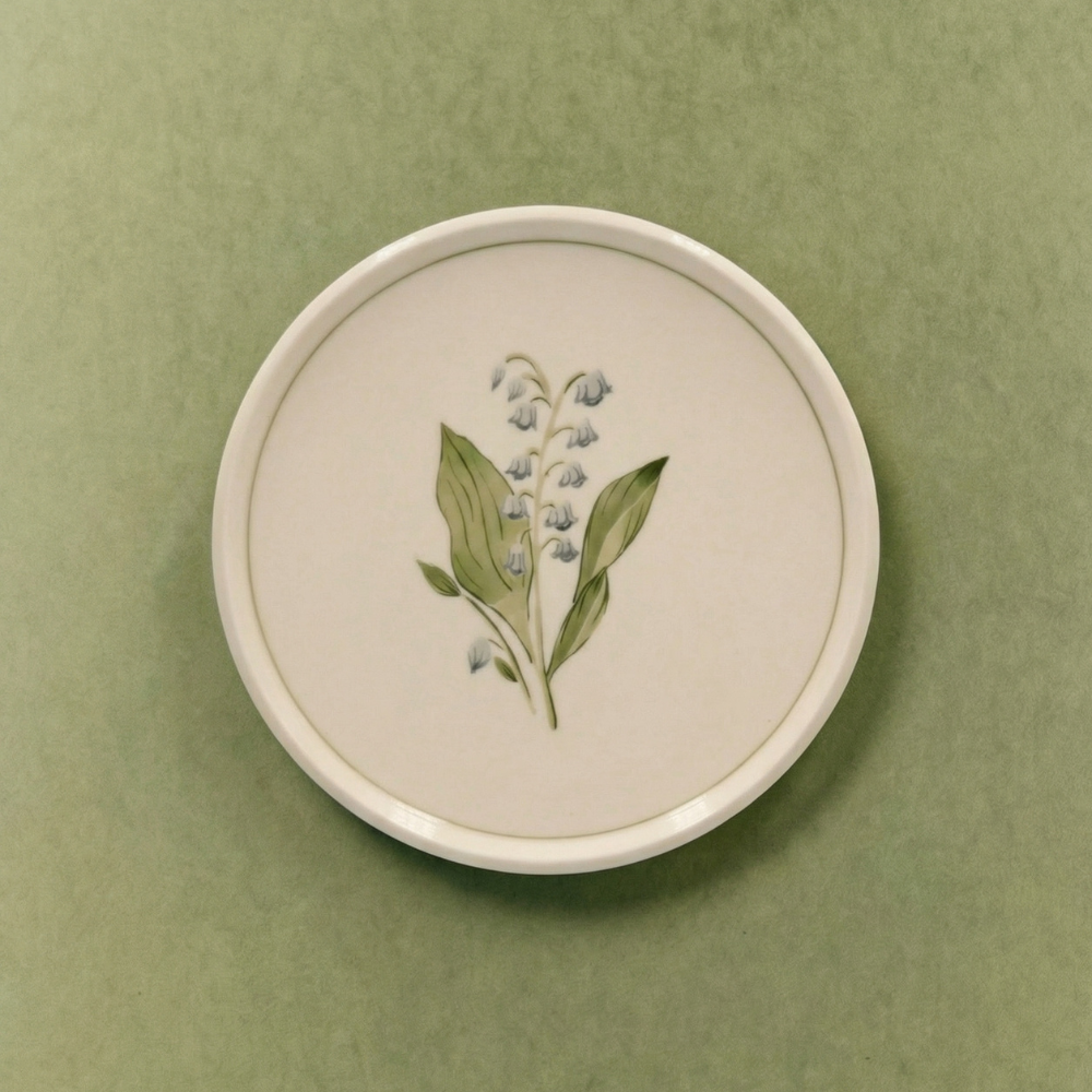 Lily of the Valley Dinner Plate with Lined Border
