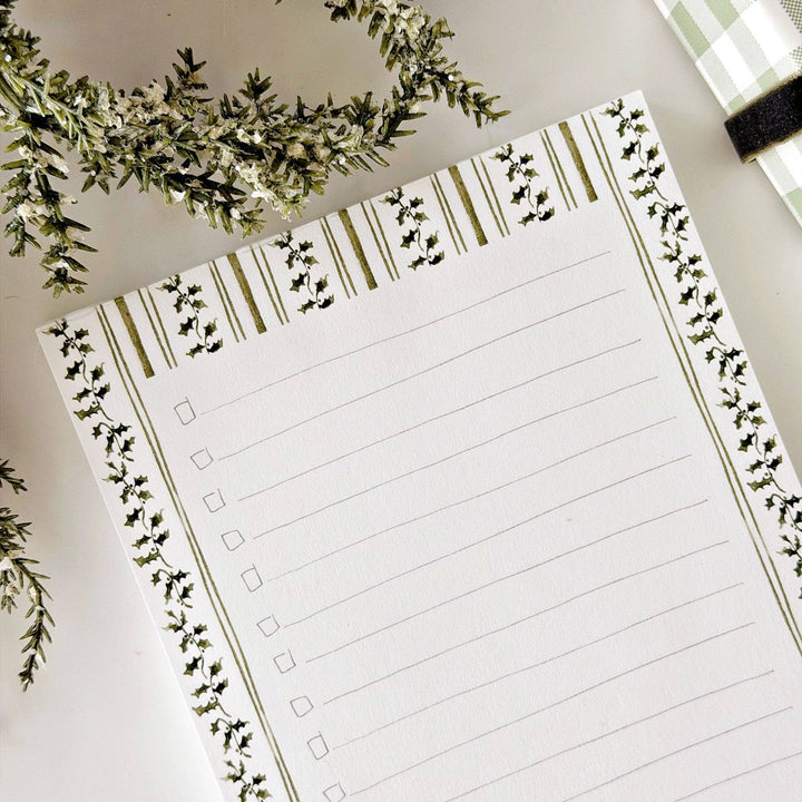 Holly pattern checklist notepad