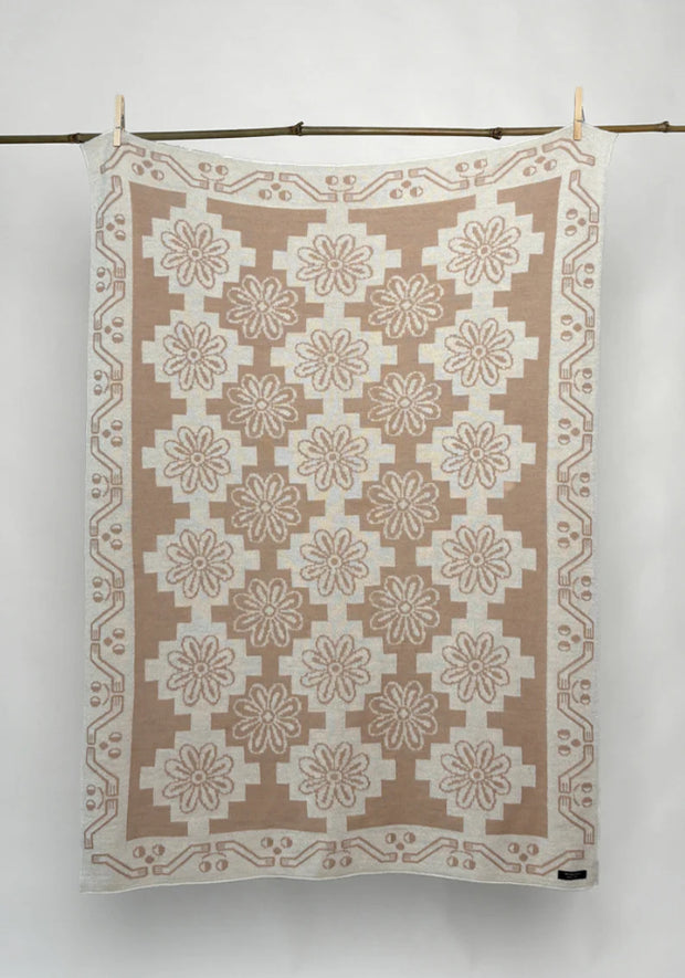 “Flowering fields” Baby Alpaca Blanket - Natural
