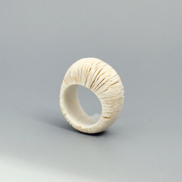 WHITE & MANGANESE TEXTURED RING
