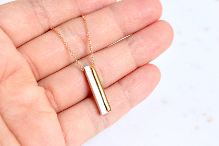 Horizontal Dipped Bar Necklace