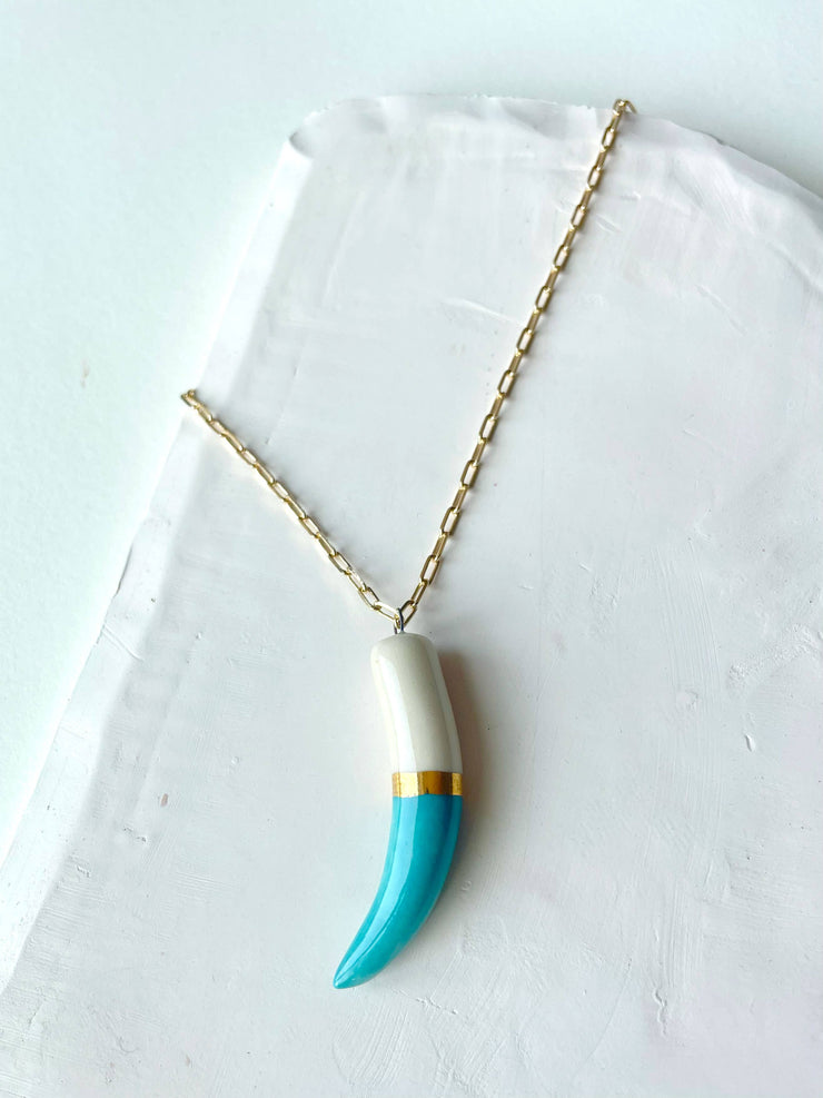 Shark tooth necklace: Dark green