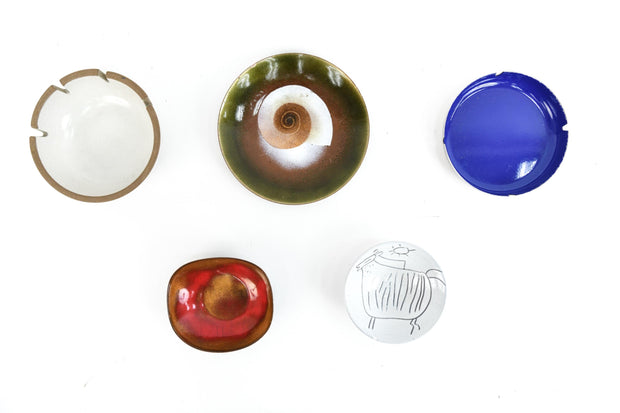 MID-CENTURY DECORATIVE DISH GROUPING